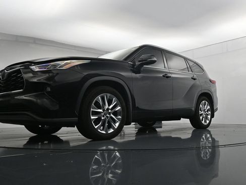 Used 2020 Toyota Highlander Limited AWD/4WD image 37