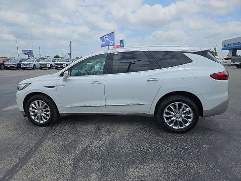 Used 2020 Buick Enclave Essence FWD image 3