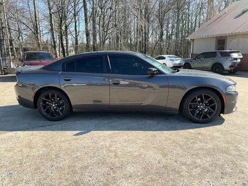 Used 2020 Dodge Charger SXT w/ Blacktop Package image 6