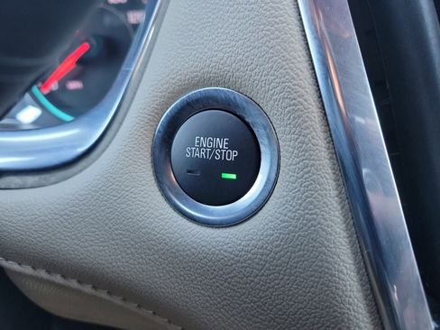 Used 2023 Chevrolet Traverse LT w/ LT Premium Package image 32