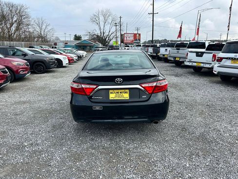 Used 2017 Toyota Camry SE w/ Moonroof Package image 17
