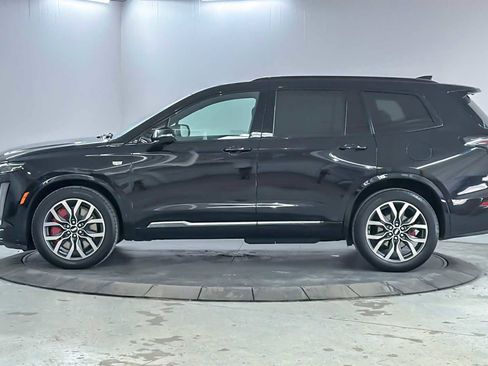 Used 2023 Cadillac XT6 Sport w/ Technology Package image 5