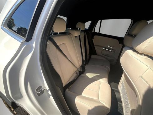 Used 2025 Mercedes-Benz GLA 250 4MATIC image 25