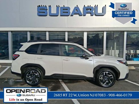 Used 2025 Subaru Forester Premium image 4