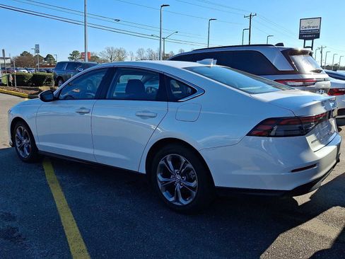 Used 2024 Honda Accord EX image 4