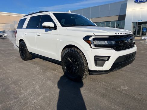 Certified 2022 Ford Expedition Limited image 1