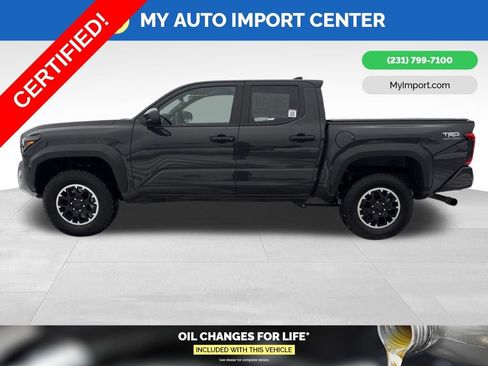 Used 2025 Toyota Tacoma TRD Off-Road image 4