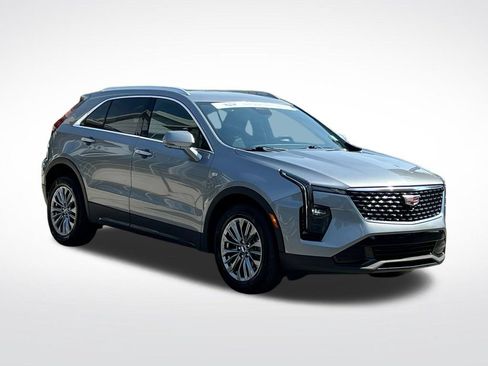 Certified 2025 Cadillac XT4 Premium Luxury FWD image 3