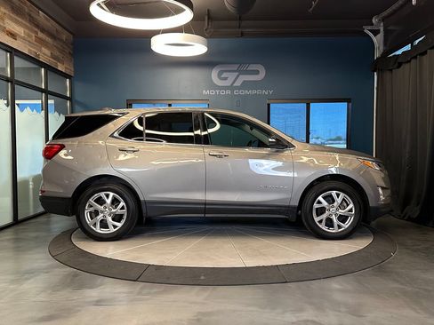 Used 2018 Chevrolet Equinox LT AWD/4WD image 2