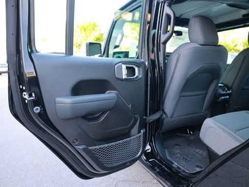 New 2026 Jeep Gladiator Sport image 32