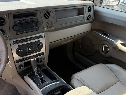 Used 2006 Jeep Commander 2WD image 54