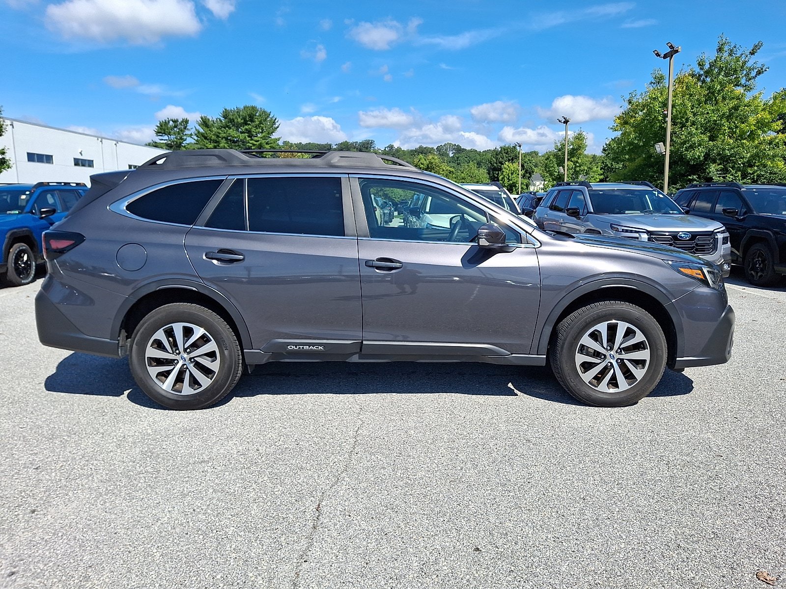 Used 2020 Subaru Outback Premium w/ Popular Package #1 AWD/4WD image 7
