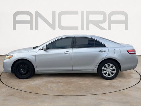 Used 2011 Toyota Camry LE image 6