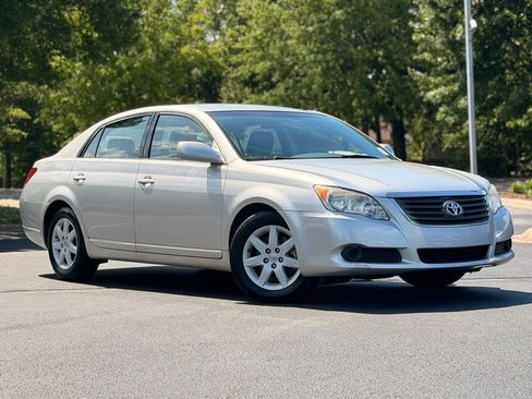 Used 2009 Toyota Avalon XL FWD image 2