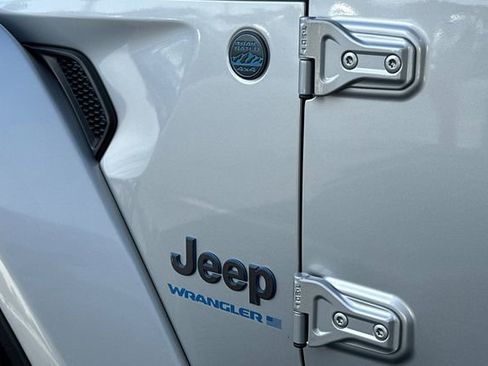 Certified 2023 Jeep Wrangler Unlimited Rubicon 4xe AWD/4WD image 27