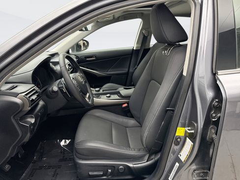 Used 2019 Lexus IS 300 AWD image 11