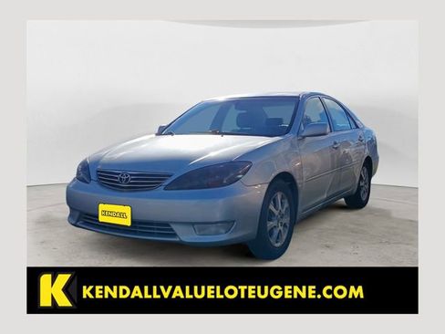 Used 2005 Toyota Camry XLE image 1