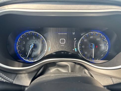 New 2027 Chrysler Pacifica Select AWD/4WD image 11