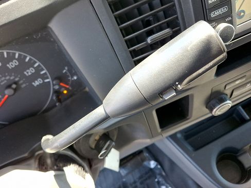 Used 2021 Nissan NV 3500 SV RWD image 4