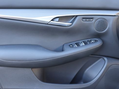 Certified 2023 INFINITI QX50 Luxe image 15