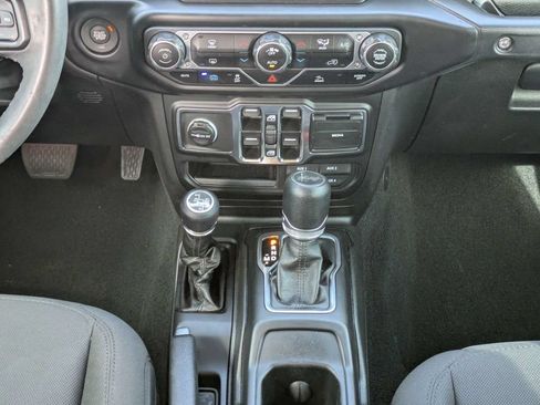 Used 2023 Jeep Wrangler Unlimited AWD/4WD image 20
