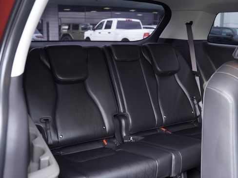 Used 2025 Kia Carnival LXS image 23