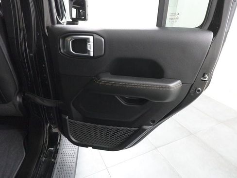 Used 2023 Jeep Wrangler Unlimited Sahara AWD/4WD image 31