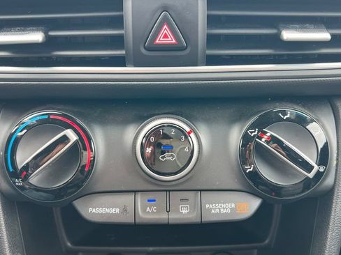 Used 2020 Hyundai Kona SEL AWD/4WD image 19