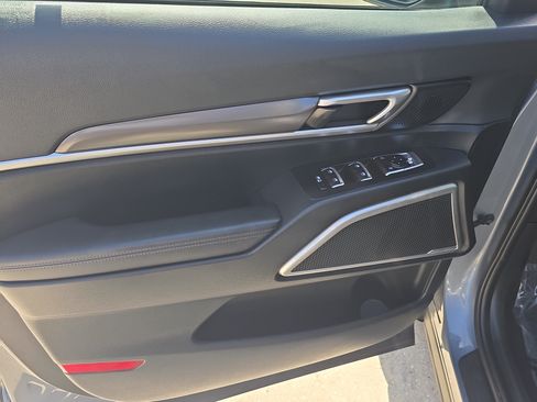 Certified 2024 Kia Telluride LX FWD image 17