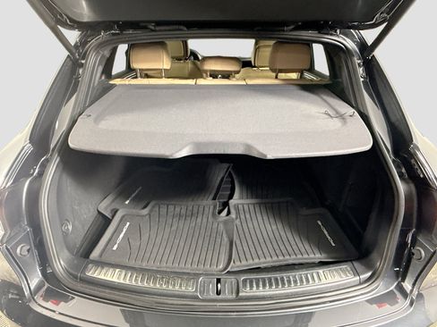 Used 2023 Porsche Macan image 34