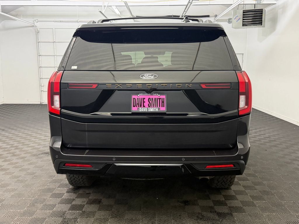 Used 2025 Ford Expedition Tremor AWD/4WD image 9
