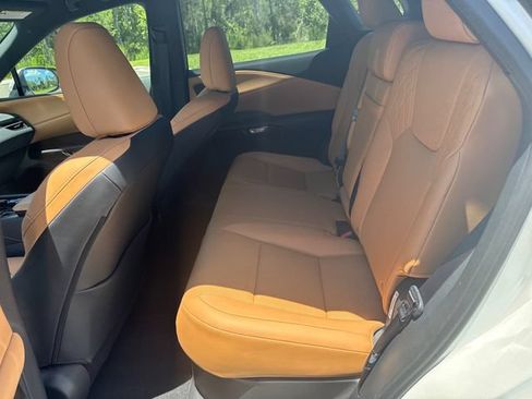 Used 2025 Lexus RX 350 FWD w/ Technology Package image 7