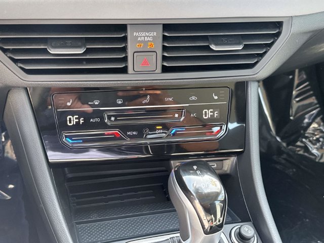New 2026 Volkswagen Jetta SE FWD image 22