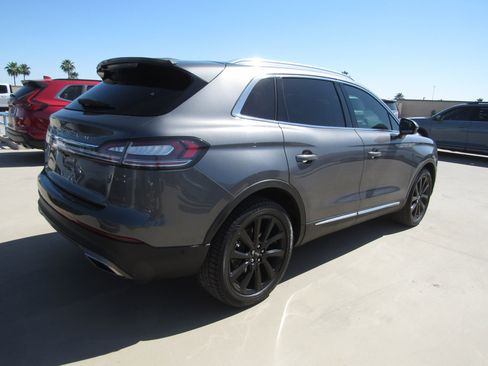 Used 2021 Lincoln Nautilus Reserve w/ Equipment Group 201A image 3