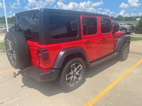 Used 2024 Jeep Wrangler Unlimited Sport AWD/4WD image 5
