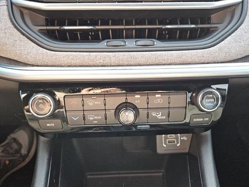 Used 2025 Jeep Compass Sport AWD/4WD image 19