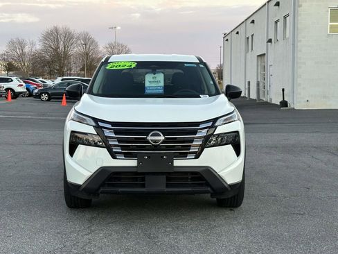 Used 2024 Nissan Rogue S image 10