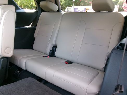 Used 2023 Chevrolet Traverse LT w/ LPO, Floor Liner Package AWD/4WD image 33