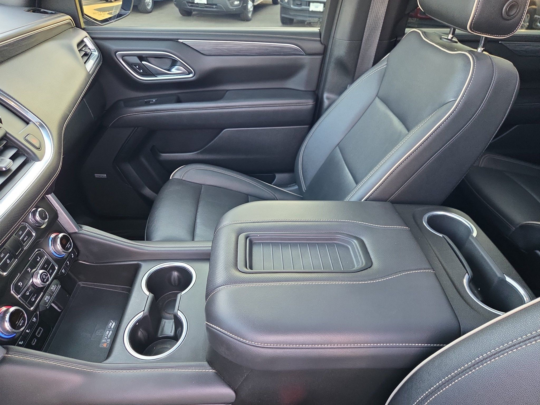 Used 2022 GMC Yukon XL SLT w/ SLT Luxury Package AWD/4WD image 21