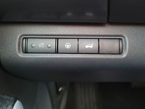 Used 2023 Nissan Pathfinder SL image 19