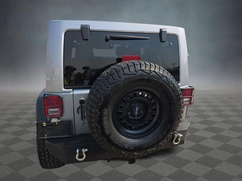 Used 2014 Jeep Wrangler Unlimited Sahara w/ Max Tow Package AWD/4WD image 2