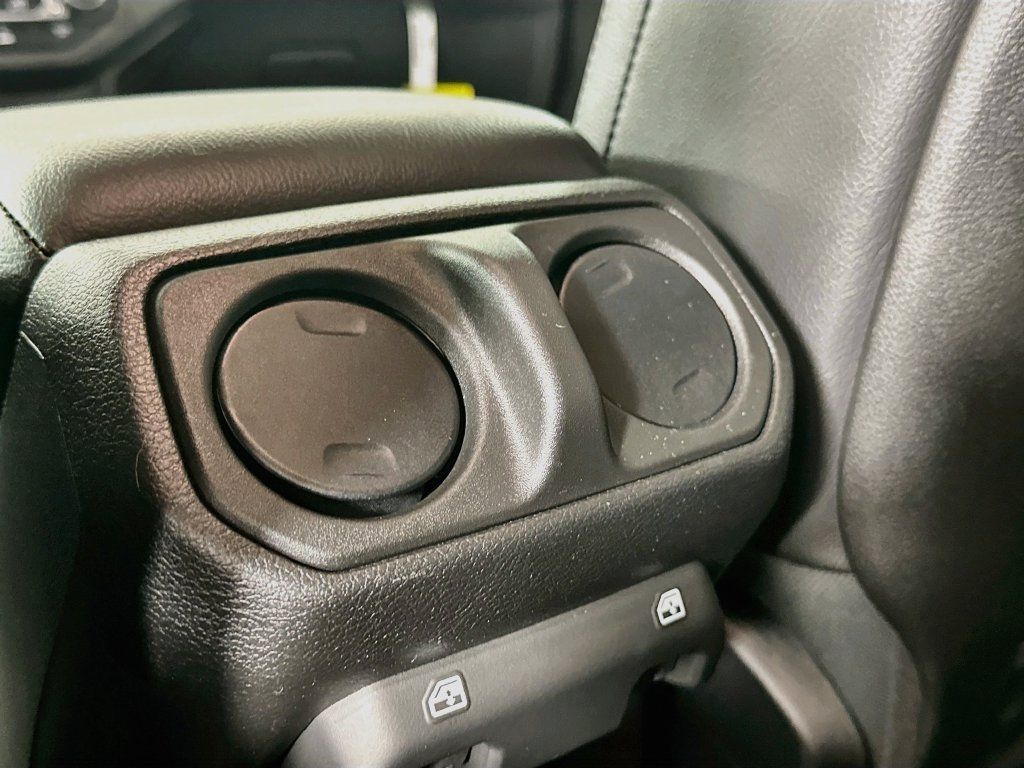 Used 2025 Jeep Gladiator Rubicon AWD/4WD image 27