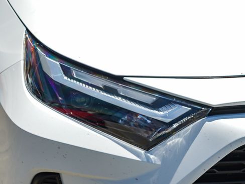 Used 2025 Toyota RAV4 XLE FWD image 9