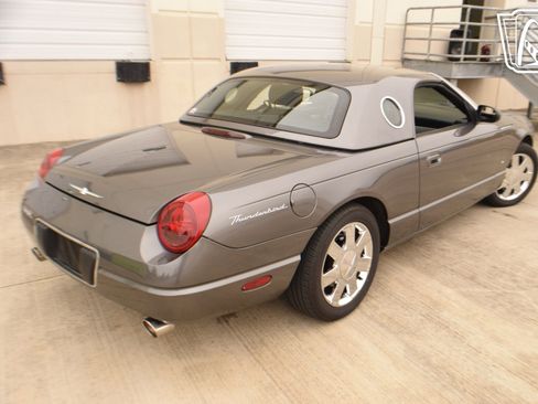 Used 2003 Ford Thunderbird image 35