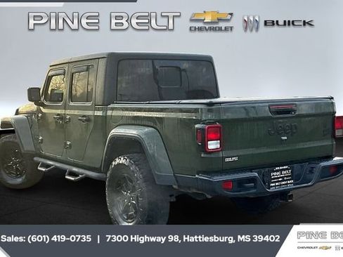 Used 2022 Jeep Gladiator Willys image 2