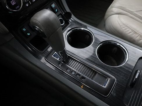 Used 2017 Chevrolet Traverse Premier image 21