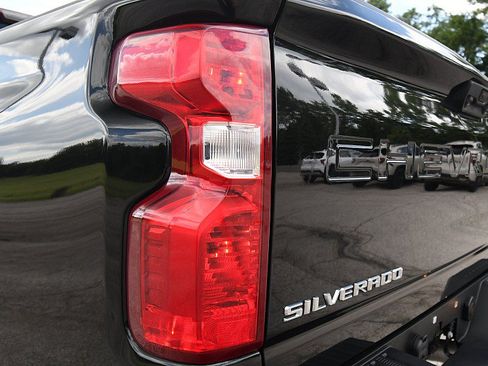 Used 2024 Chevrolet Silverado 2500 LT AWD/4WD image 29