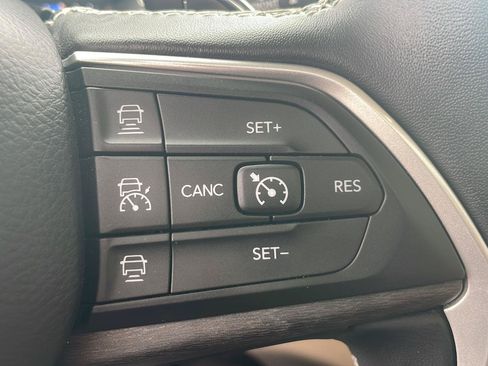 Used 2021 Jeep Grand Cherokee L Limited AWD/4WD image 16