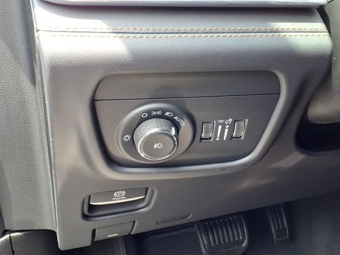 Used 2025 Jeep Grand Cherokee Summit AWD/4WD image 19