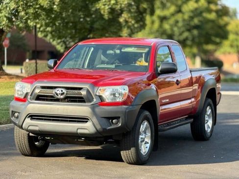 Used 2012 Toyota Tacoma 4x4 Access Cab image 2